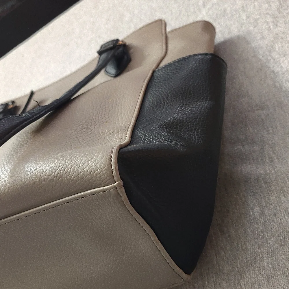 NICOLE MILLER NEW YORK - WOMENS HAND BAG- PURSE 👜👜👜 SHOULDER BAG - Picture 12 of 16